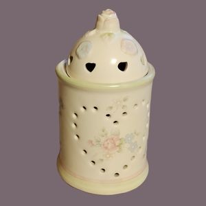 Tea Light Holder 5"H x 3"W Cream